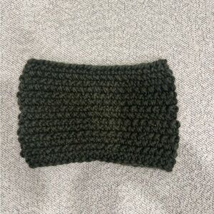 New Women’s Chunky Hand Knit Headband in Dark Green